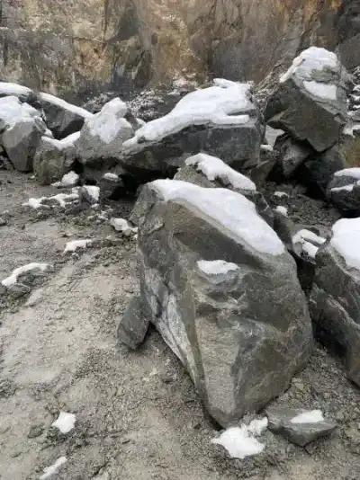 Kamenivo frakce 5 - velké kusy lomového kamene